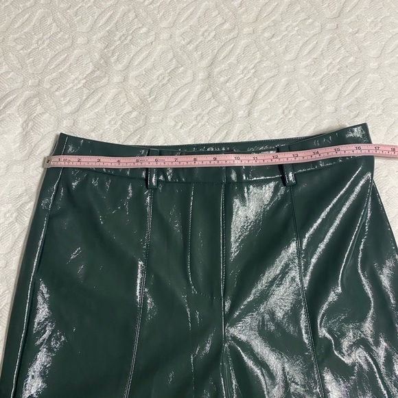 Green vinyl like ladies slacks. Size Large NWOT - Picture 4 of 8